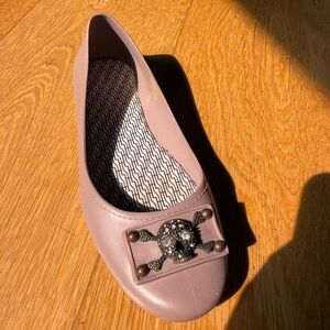 Hard plastic skull flats